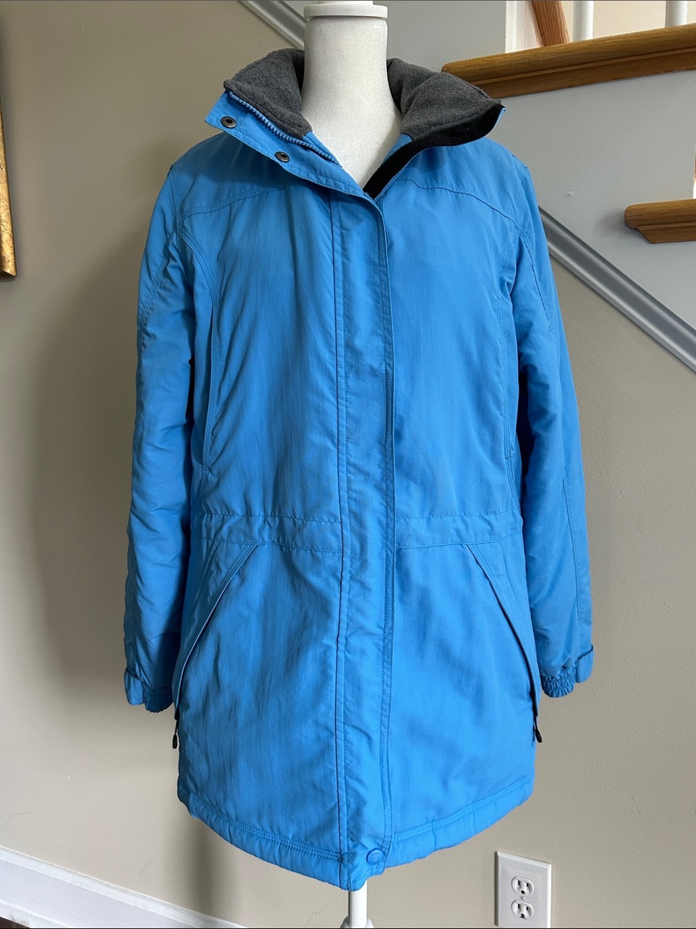 LL Bean Blue Women's Parka Coat. Lots of features. Great shape. Size REG XS